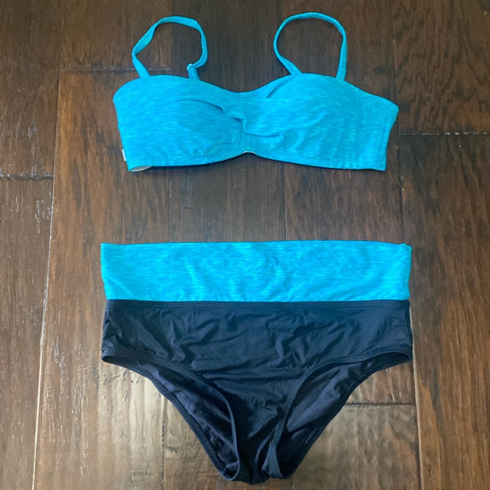 2-Piece Bandeau Bikini with removal straps
